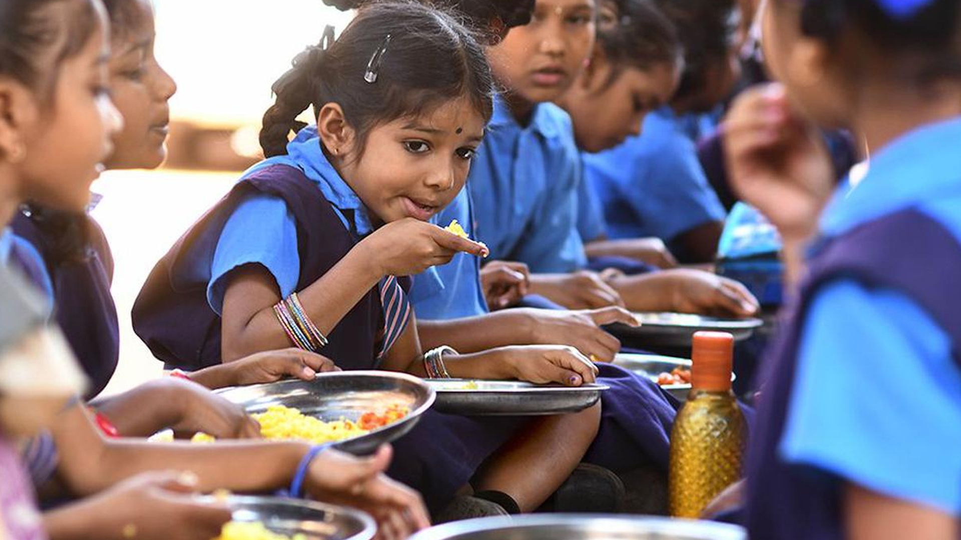 జనవరి 1 నుంచి జూనియర్ కాలేజీల్లో మధ్యాహ్న భోజనం