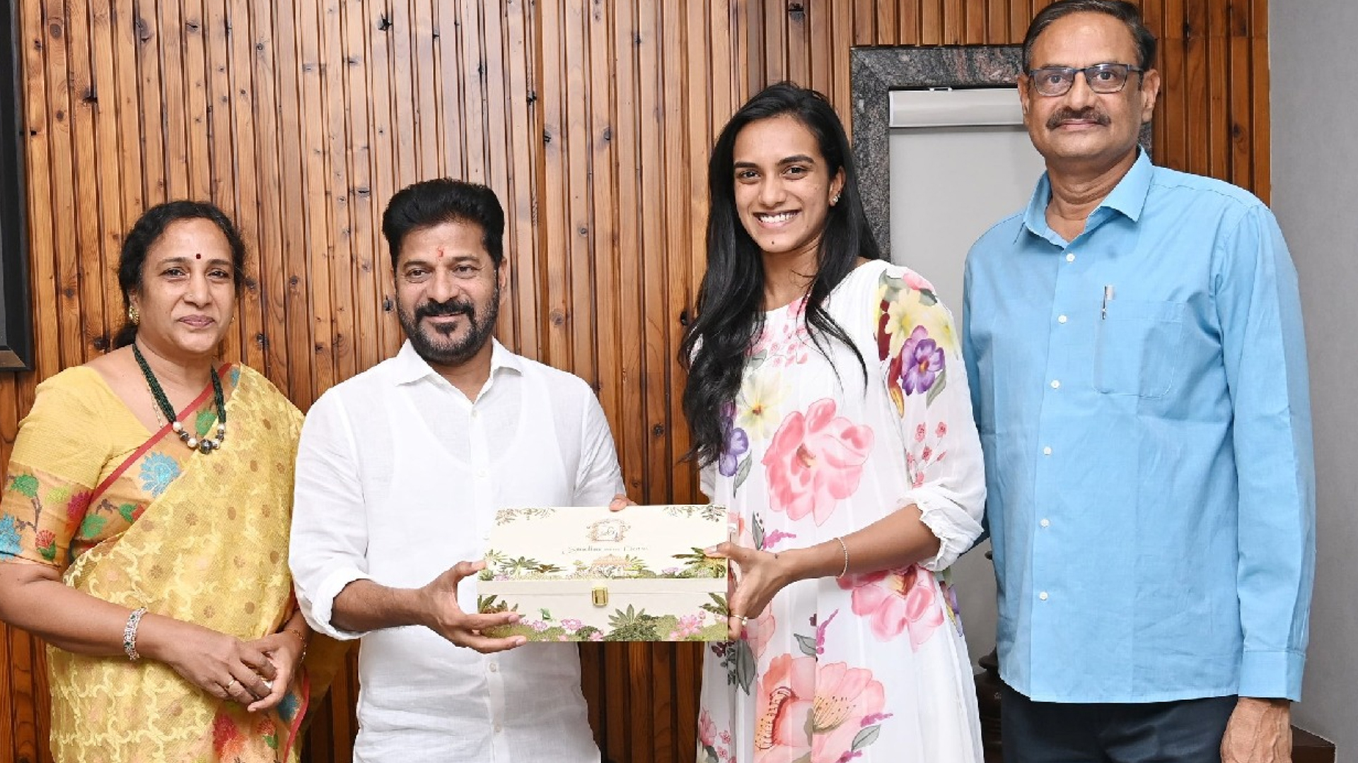 సీఎం రేవంత్కు పీవీ సింధు వివాహ ఆహ్వానం