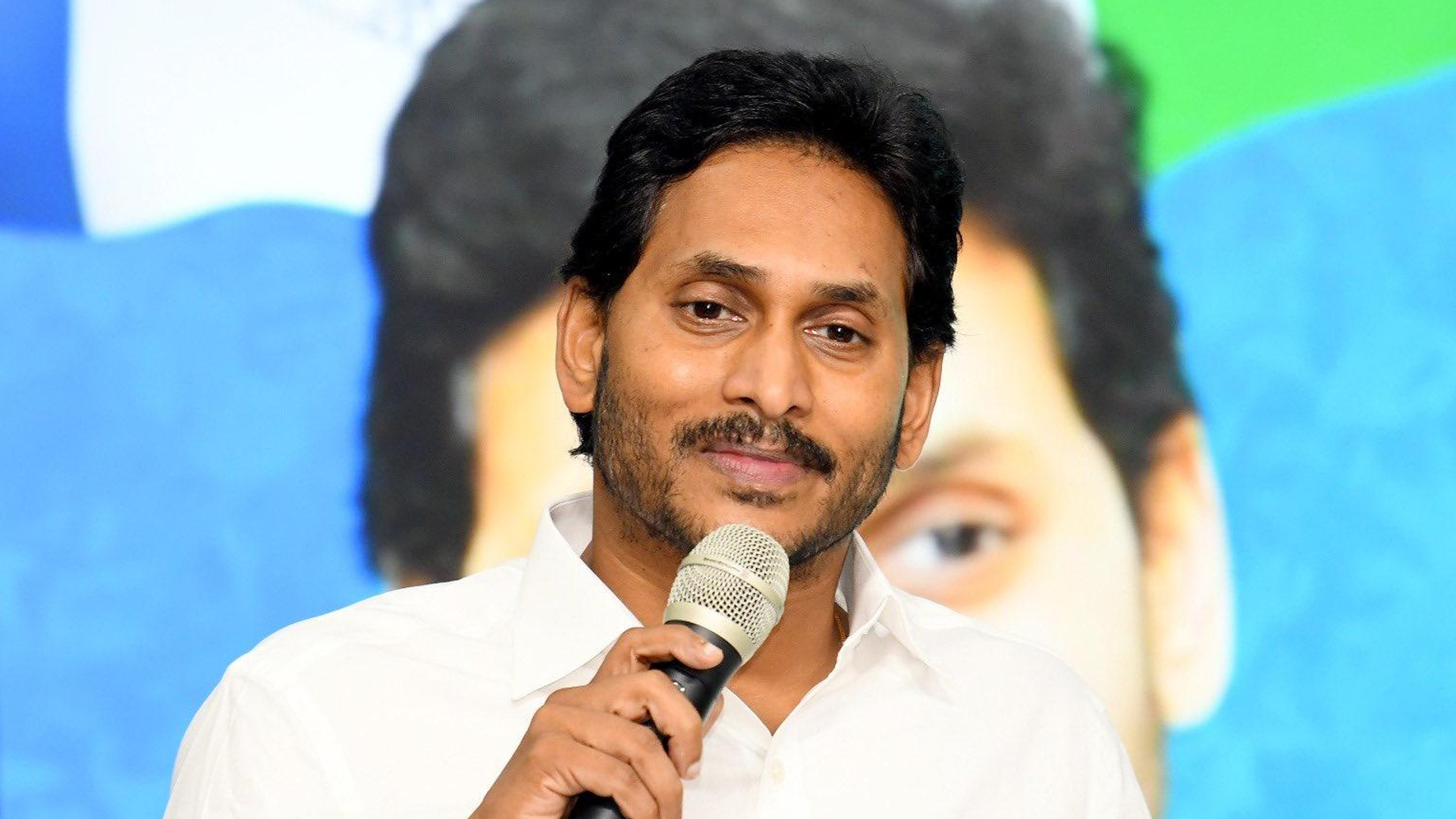 ఆ మ‌హ‌నీయుల‌కు వైఎస్ జ‌గ‌న్‌ నివాళి