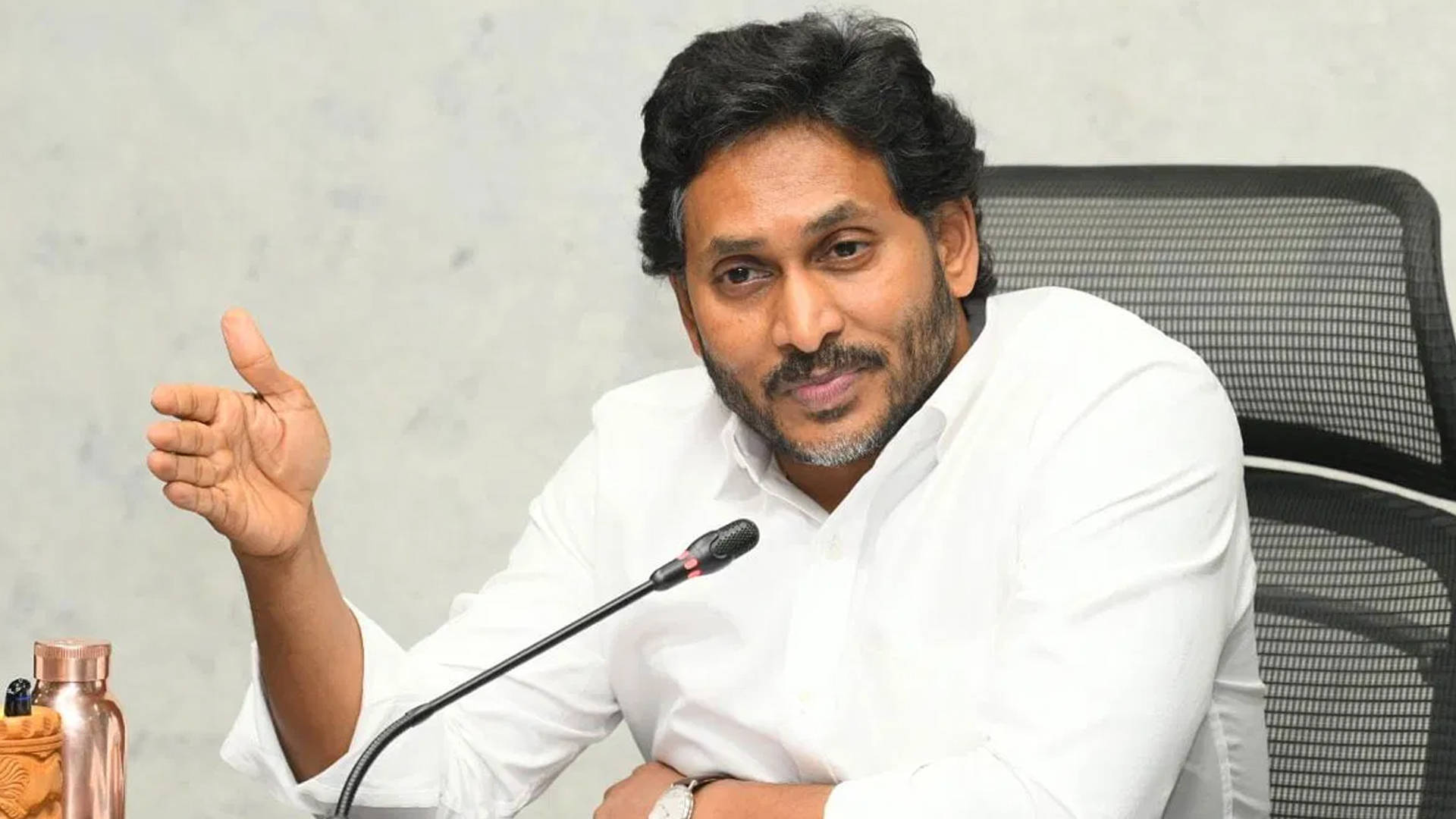 'మీ ప్రేమకు రుణపడి ఉంటా..' - వైఎస్ జ‌గ‌న్ ఎమోష‌న‌ల్ ట్వీట్