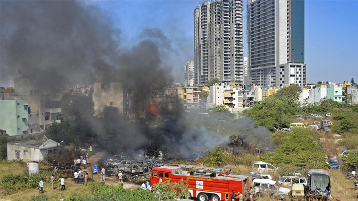బెంగళూరులో భారీ అగ్నిప్రమాదం.. 150 వెహికిల్స్ ద‌గ్ధం