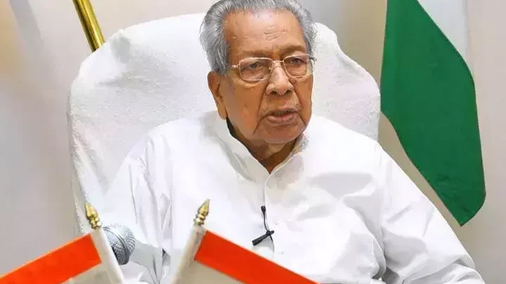 ఏపీ మాజీ గవర్నర్కు అస్వస్థత.. ఆస్పత్రిలో చేరిక