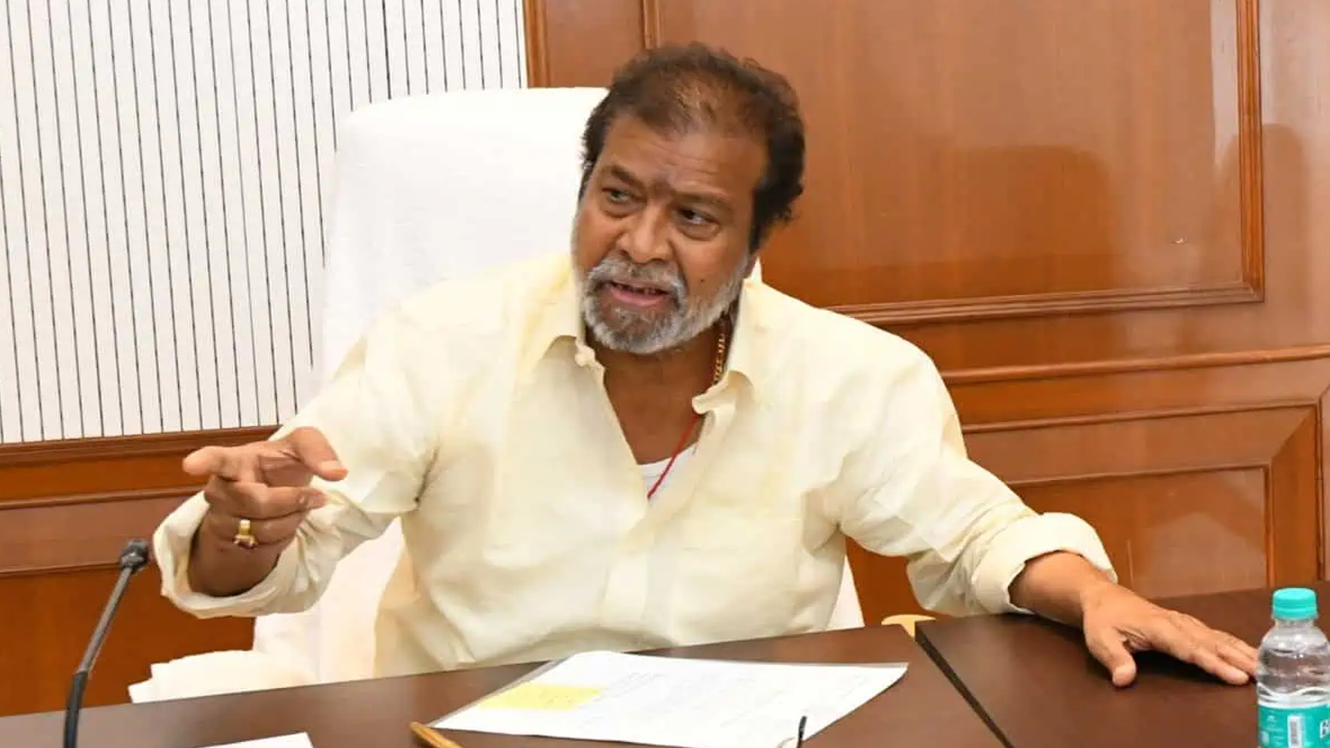 నకిలీ మందుల ఉత్పత్తిపై హెల్త్ మినిస్టర్ సంచలన నిర్ణ‌యం