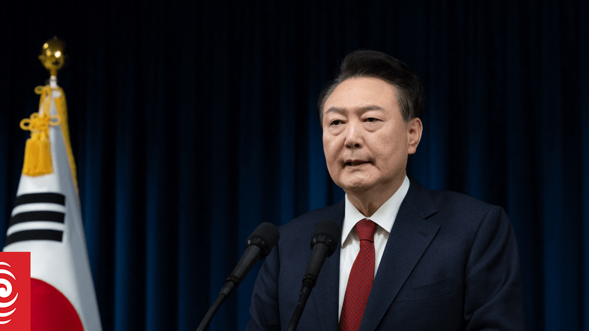 దక్షిణ కొరియాలో రాజకీయ ఉత్కంఠ.. యూన్‌ సుక్‌ యోల్‌కు అరెస్ట్‌ వారెంట్‌