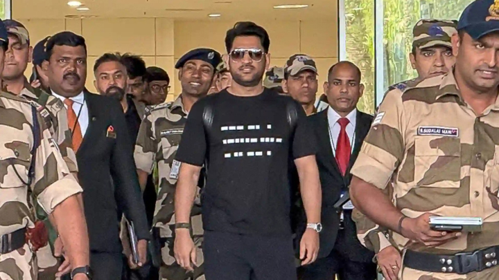 చెన్నైకి చేరుకున్న ధోనీ.. CSK స్పెష‌ల్ వీడియో వైరల్