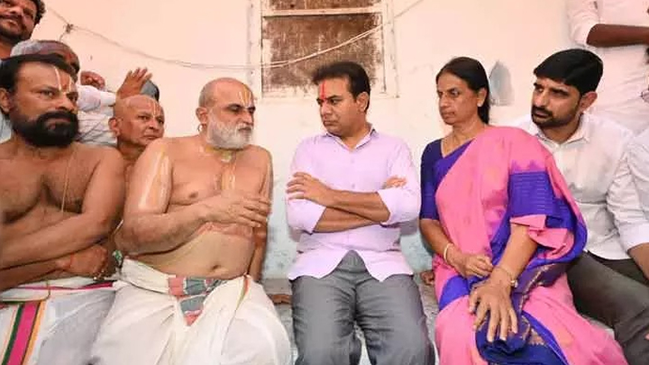 అర్చకుడు రంగరాజన్పై దాడి దుర్మార్గం.. - కేటీఆర్