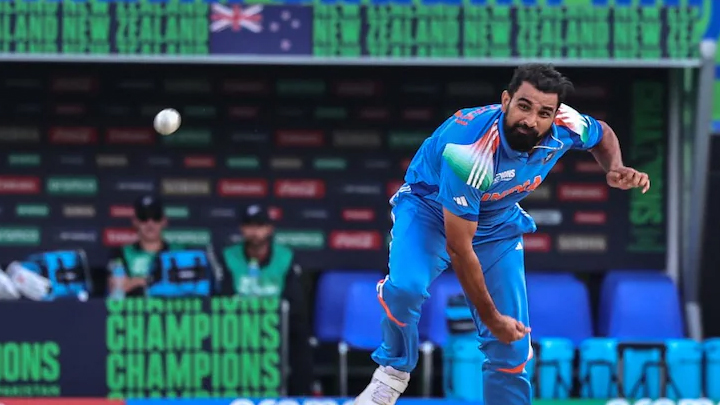 ఆసిస్ బ్యాటింగ్.. షమీకి తొలి వికెట్