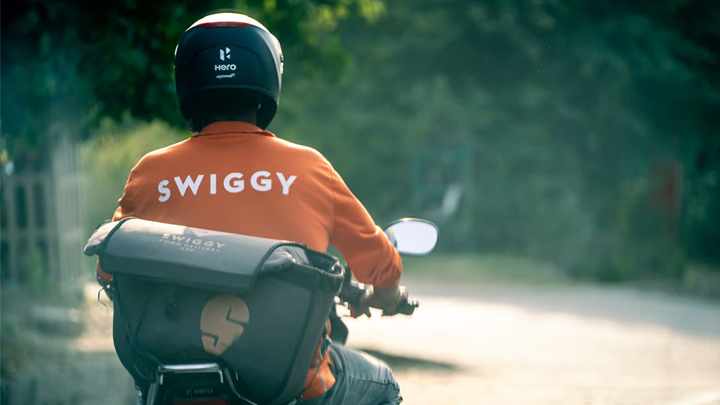 అవ‌మానం త‌ట్టుకోలేక‌.. స్విగ్గి డెలివ‌రీ బాయ్ సూసైడ్‌!