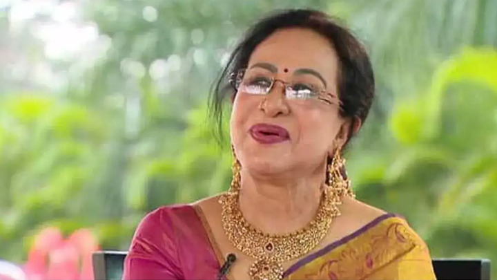 ఒకే హీరోతో 130 సినిమాలు.. నటి అరుదైన రికార్డు!