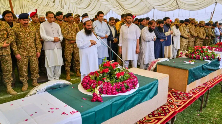 Operation Sindoor : 11 మంది సైనికులు మృతి - పాక్