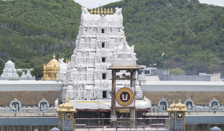 భారత్-పాక్ ఉద్రిక్తత.. తిరుమలలో హైఅల‌ర్ట్‌