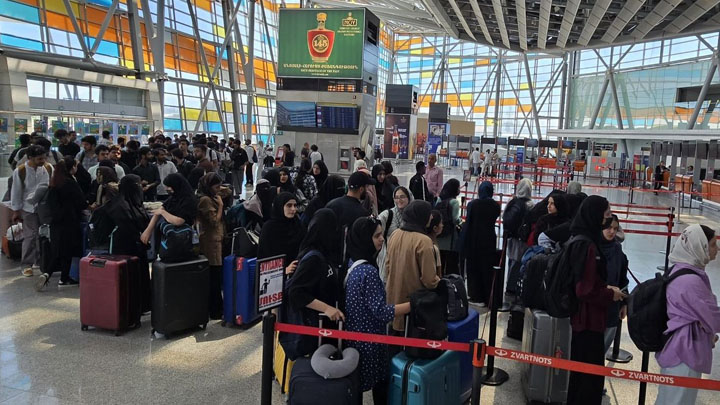 ఇరాన్‌ నుంచి 110 మంది భారత విద్యార్థులు ఢిల్లీకి