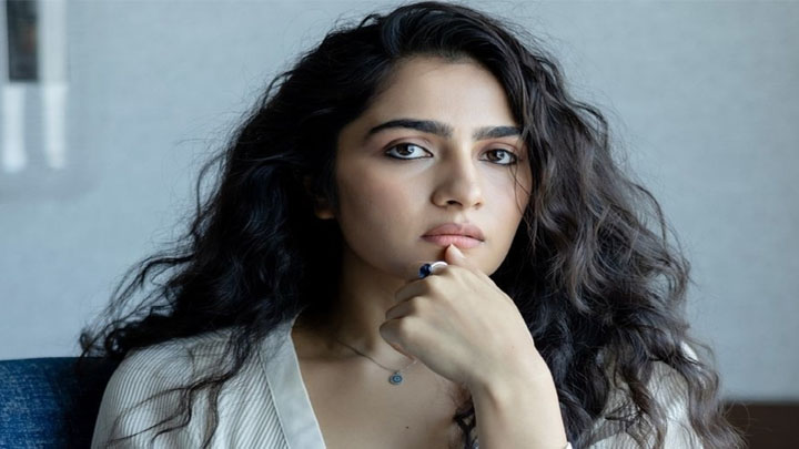 రెమ్యూనరేషన్ విషయంలో కాంప్రమైజ్ కానంటున్న రుక్మిణి వసంత్