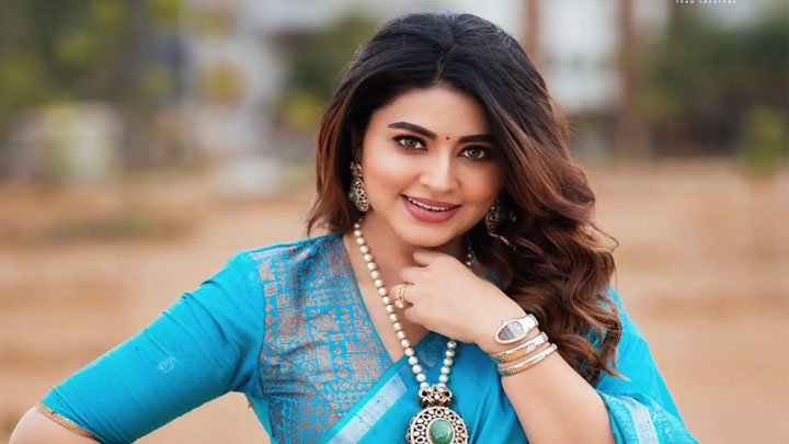 ఆ హీరో అంటే నాకు పిచ్చి.. మనసులోని మాట చెప్పిన స్నేహ