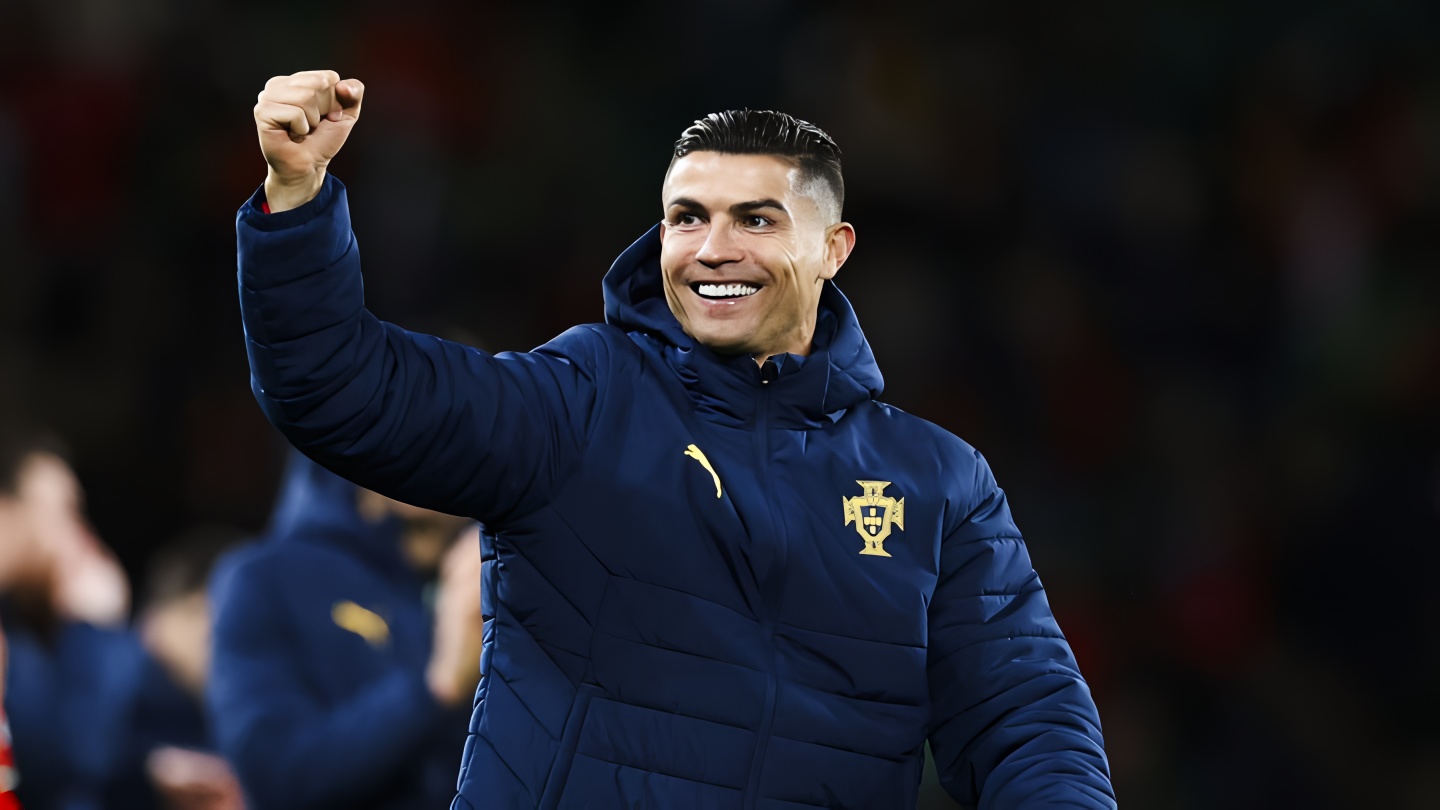 ఏడాదికి రూ. 2000 కోట్లు, ప్రైవేట్ జెట్..