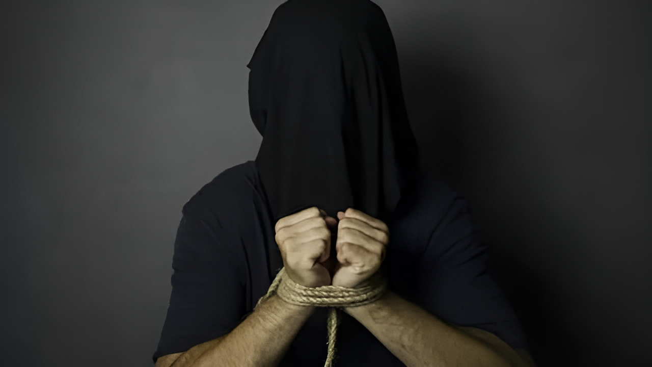 హైకోర్టు అడ్వకేట్ కిడ్నాప్.. రూ.కోటి డిమాండ్