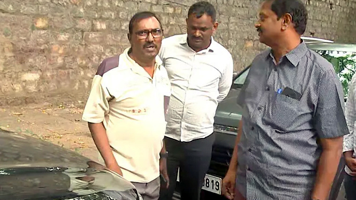 'రెడ్‌బుక్ రాజ్యాంగం నా వ‌ర‌కు వ‌చ్చింది'.. - సీనియర్ జర్నలిస్ట్ కొమ్మినేని