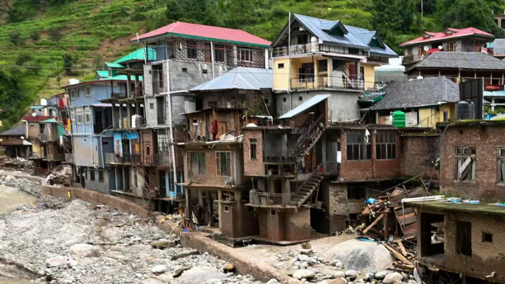 కుక్క అరుపులతో 67 మంది ప్రాణాలు రక్షించబడ్డాయి: హిమాచల్లో అద్భుతం!