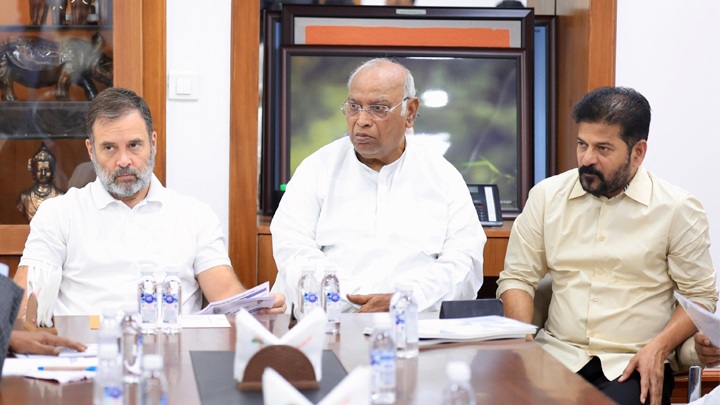 తెలంగాణ కుల సర్వే దేశానికే రోల్ మోడల్: మల్లికార్జున ఖర్గే