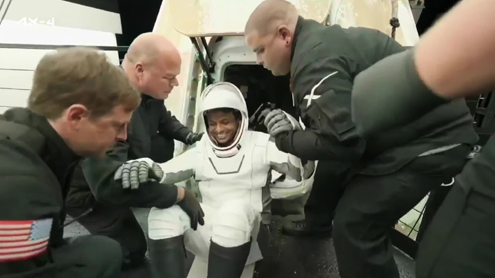 భూమికి చేరిన శుభాంశు శుక్లా బృందం.. ఘ‌న‌స్వాగ‌తం