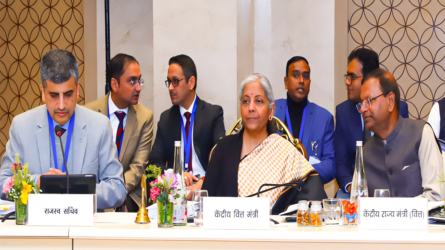 గుడ్‌ న్యూస్‌: జీఎస్టీ స్లాబుల మార్పున‌కు కసరత్తు.. తగ్గనున్న ధరలు!