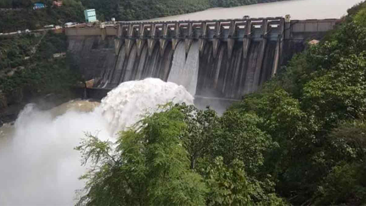 శ్రీశైలం రిజర్వాయర్కు తగ్గిన వరద ప్రవాహం.. నీటిమట్టం ఎంతంటే