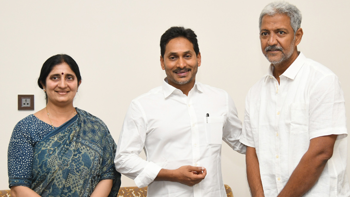 జగన్ను కలిసిన వంశీ.. యాక్టివ్ పాలిటిక్స్లోకి..!