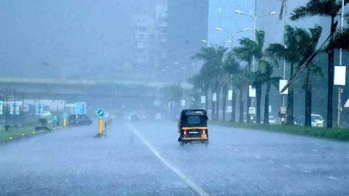 తెలుగు రాష్ట్రాలకు మరో మూడు రోజులు భారీ వర్షాల హెచ్చరికలు