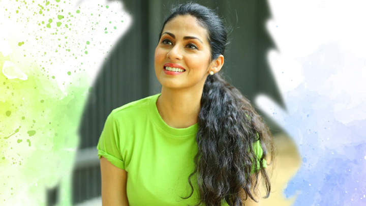 జాతి కుక్కలను కొని, వీధి కుక్కలను వదిలేసారు: సదా