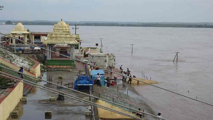 శాంతించిన గోదావరి.. భద్రాచలంలో వరద తగ్గుముఖం