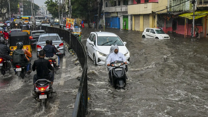 తెలంగాణలో మ‌ళ్లీ భారీ వ‌ర్షాలు.. 17 జిల్లాలకు అలర్ట్!