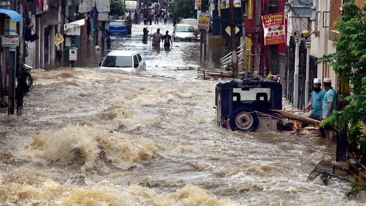 వర్ష బీభత్సం.. తెలంగాణ అతలాకుతలం!