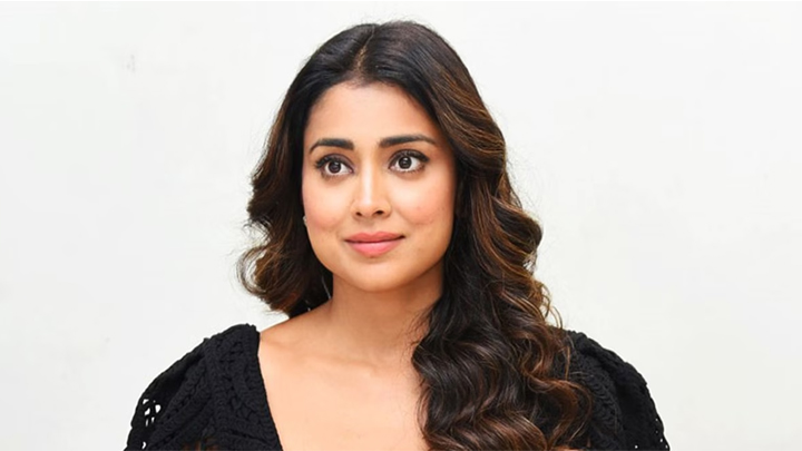 అందం తగ్గని శ్రియ, కెరీర్పై ఆసక్తికర వ్యాఖ్యలు