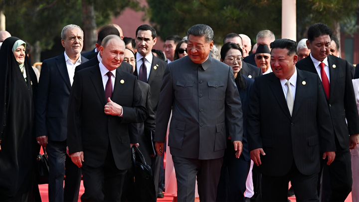 బీజింగ్లో భారీ సైనిక కవాతు: పుతిన్, జిన్పింగ్, కిమ్ హాజరు