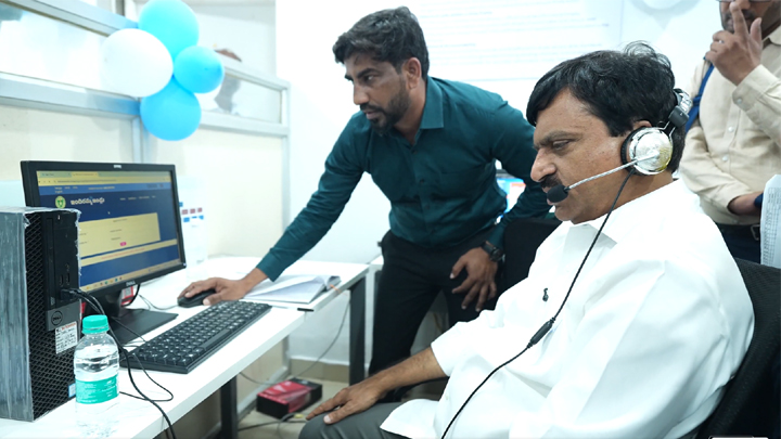 శ్లాబ్ ఎక్కడిదాకా అయింది.. బిల్లులు వస్తున్నాయా? - లబ్ధిదారులతో మంత్రి పొంగులేటి