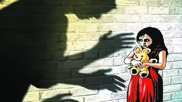 విజయవాడలో దారుణం.. బాలికను గర్భవతిని చేసిన బాబాయ్