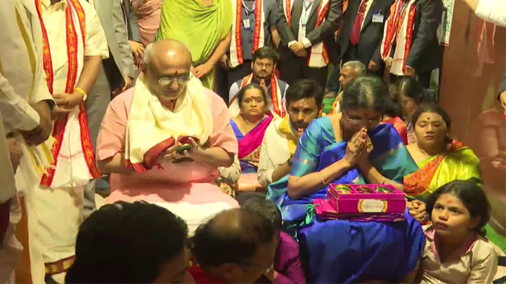 దుర్గమ్మను దర్శించుకున్న ఉపరాష్ట్రపతి