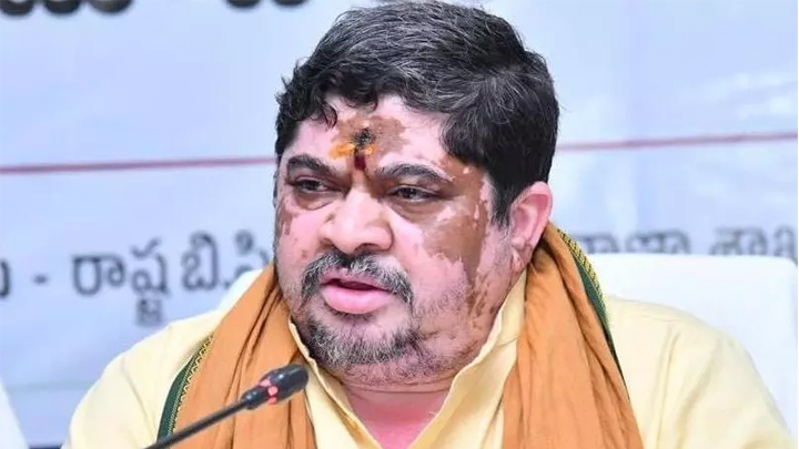 'తనిఖీలు చేస్తే వేధింపులంటారు': పొన్నం ప్రభాకర్