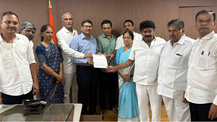 ఆర్టీసీ ఛార్జీలు తగ్గించాలి.. కేటీఆర్, హరీశ్రావు సూచన