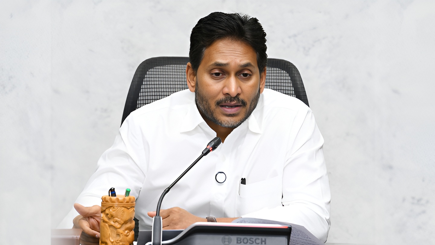 Chandrababu abandoned Farmers without Crop Security: YS Jagan