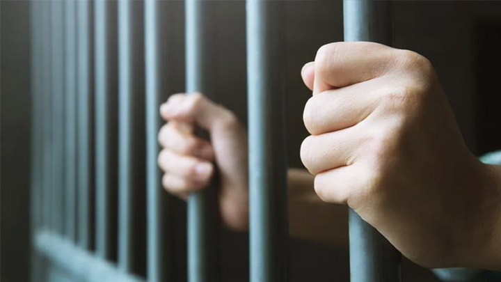 కేరళలో పోక్సో కోర్టు సంచలనం: తల్లి, భర్తకు 180 ఏళ్ల కఠిన శిక్ష.