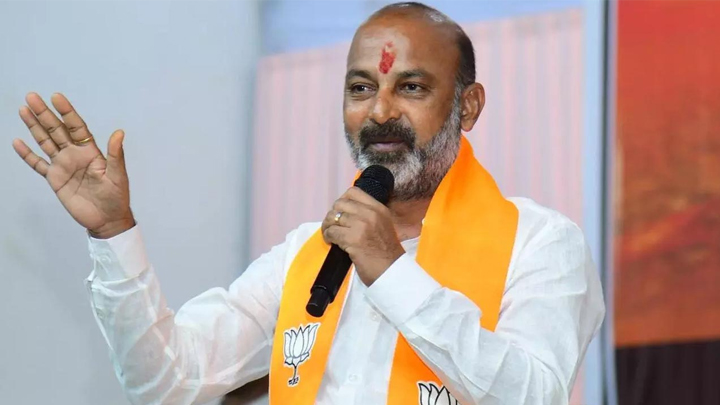 “అర్బన్ నక్సల్స్ నమ్మి ప్రాణాలు కోల్పోవద్దు” - బండి సంజయ్ సంచలన వ్యాఖ్యలు