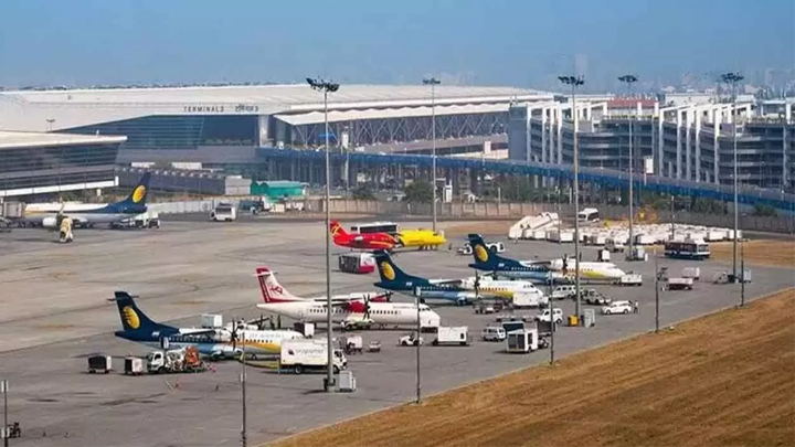 ఢిల్లీ ఎయిర్పోర్ట్లో గందరగోళం.. 500కి పైగా విమానాలు ఆలస్యం!
