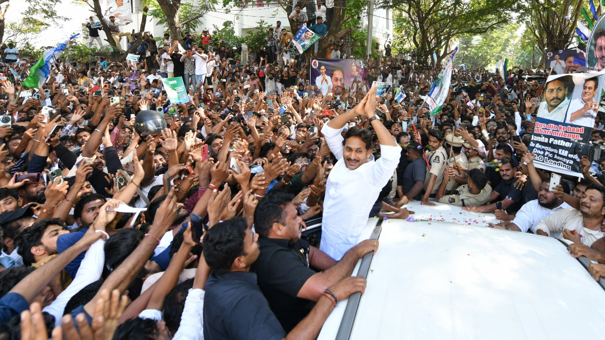 జ‌గ‌న్ హైద‌రాబాద్‌ పర్యటన.. ఏపీలో రాజకీయ వేడి