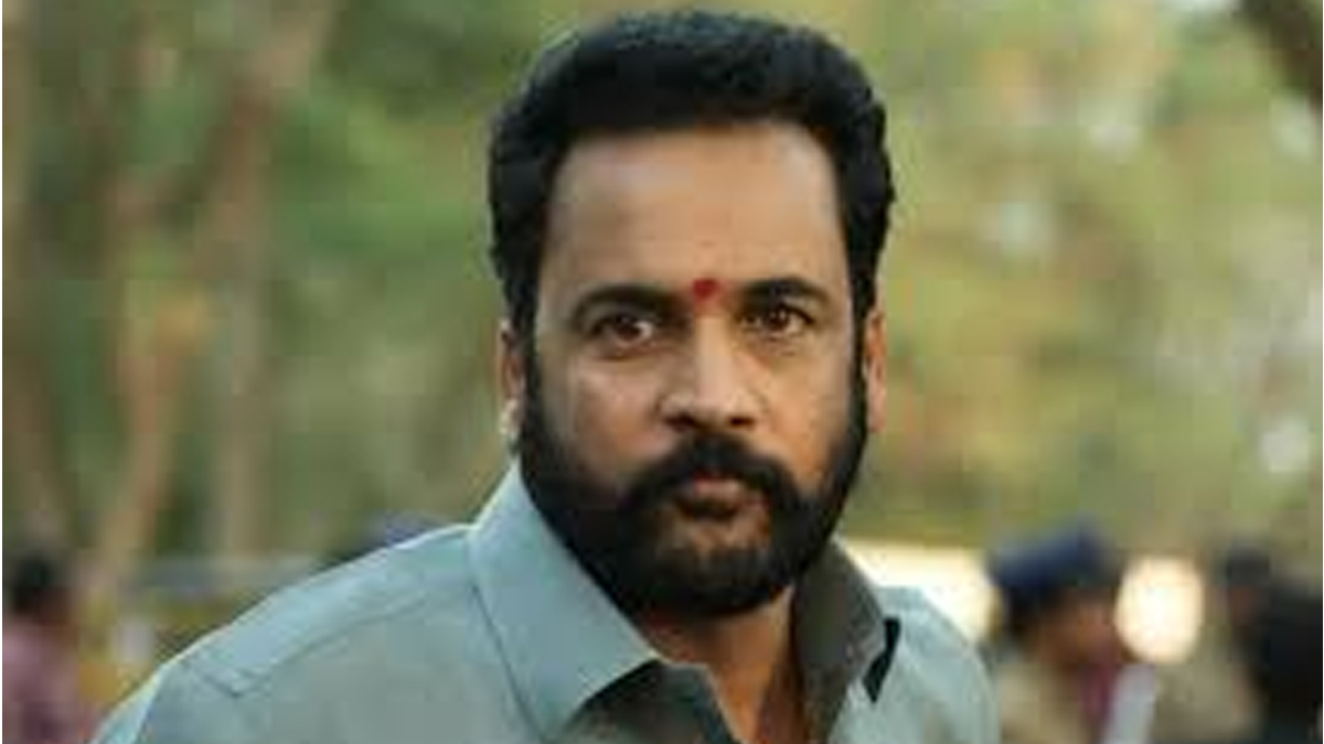 శివాజీ వ్యాఖ్యల వివాదం.. శివాజీపై సుమోటో కేసు