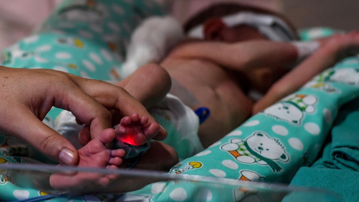 ఏపీలో దారుణం.. 8వ త‌ర‌గ‌తి బాలిక ప్ర‌స‌వం