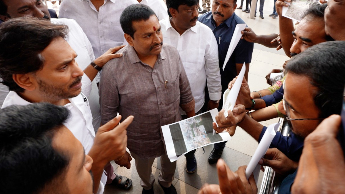 భవానీపురం ఫ్లాట్స్ బాధితులకు వైఎస్ జ‌గ‌న్ భ‌రోసా..