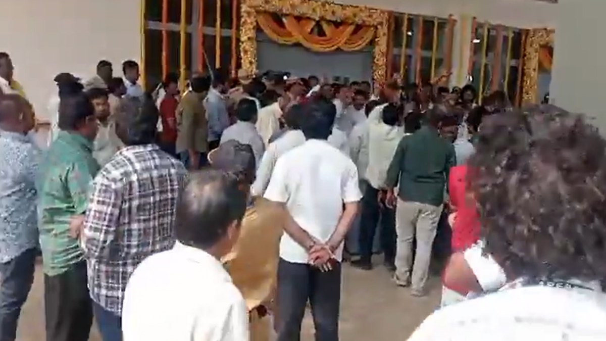 నారా లోకేష్ ప‌ర్య‌ట‌న‌లో జ‌న‌సేన వివాదం