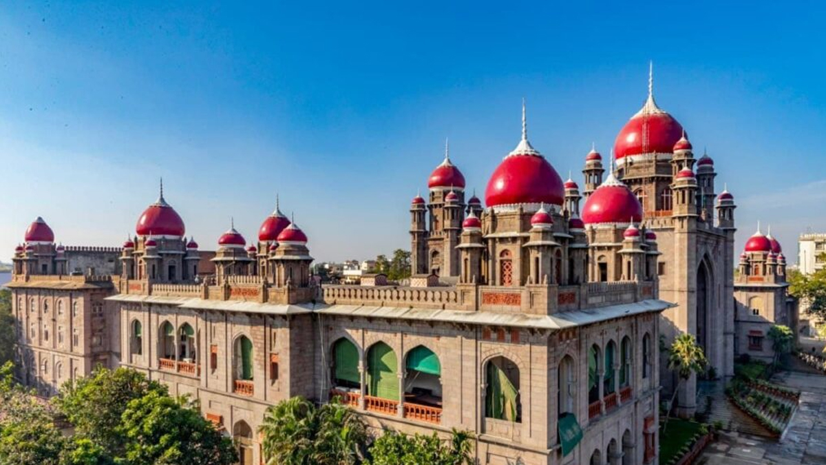 “సినిమా టికెట్ల రేట్ల పెంపుపై తెలంగాణ హైకోర్ట్ ఆగ్రహం!”