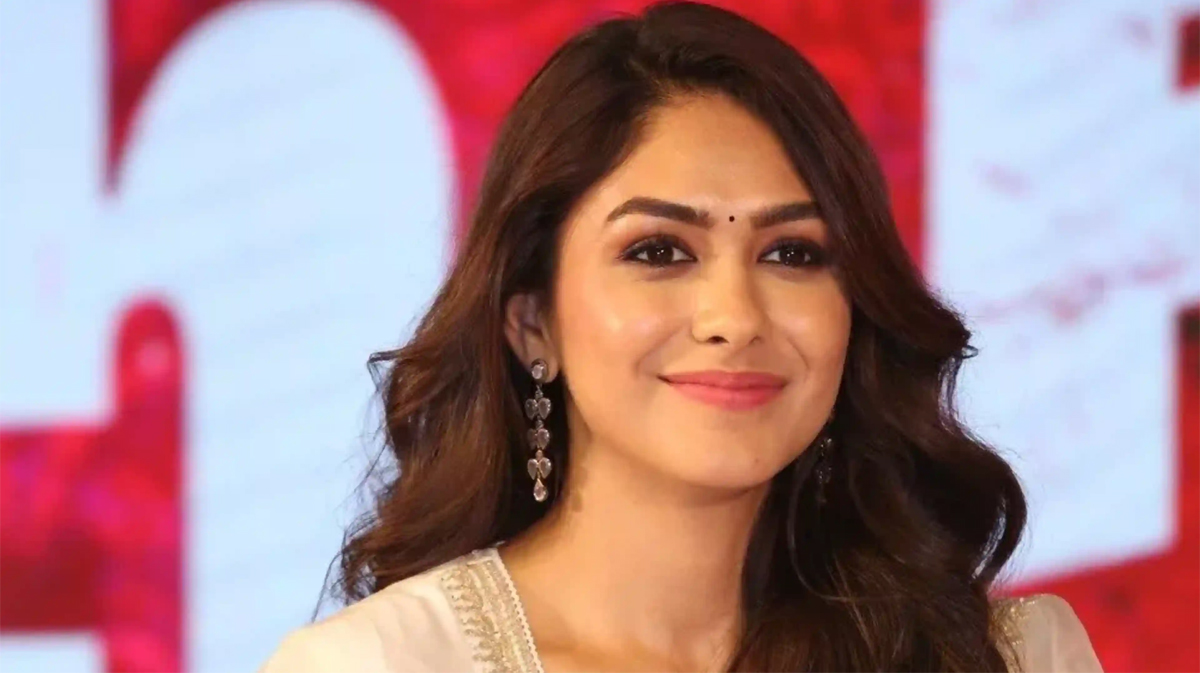 టాలీవుడ్ సక్సెస్.. మృణాల్ భవిష్యత్తు ఇప్పుడు ఎక్కడ?